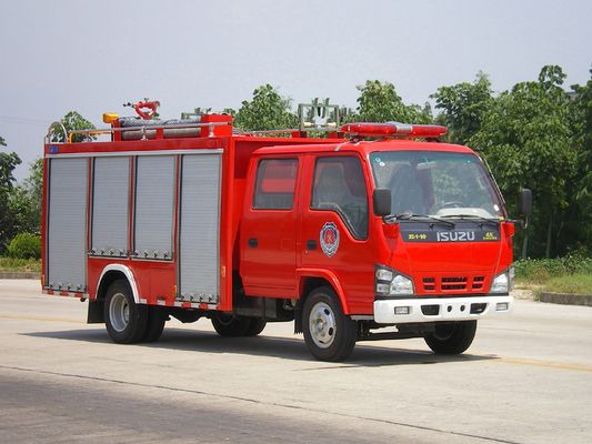 Isuzu Mini Water Tank Fire Truck 2000L Capacity Red Color For Emergency Rescue