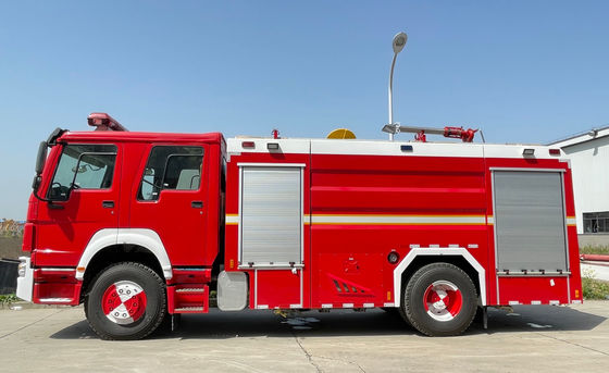 SINOTRUK 228 kW Hochleistungs-Feuerwehrauto mit 6 Rädern, 8000 Liter Schaumkapazität